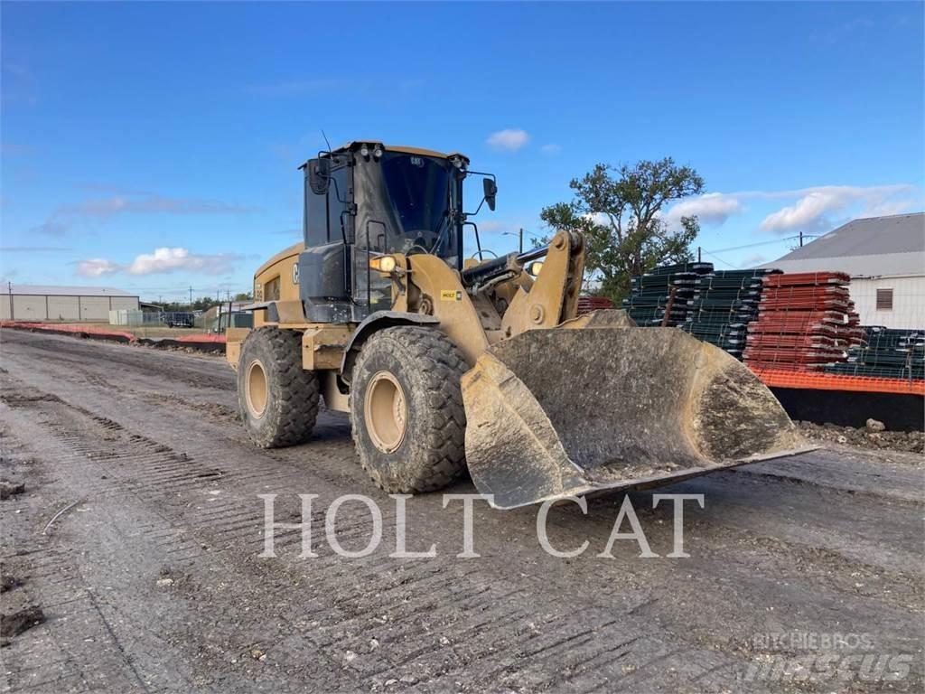 CAT 930M Kolesové nakladače