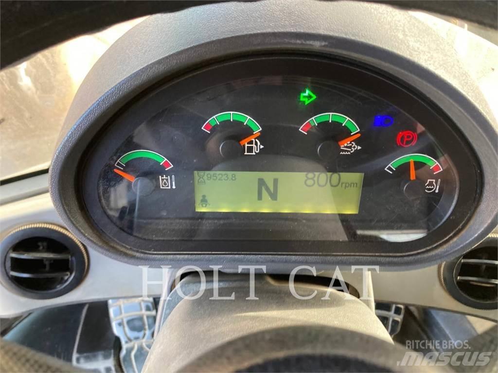 CAT 930M Kolesové nakladače