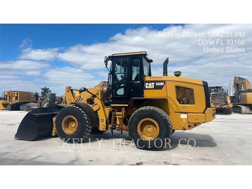 CAT 930M Kolesové nakladače