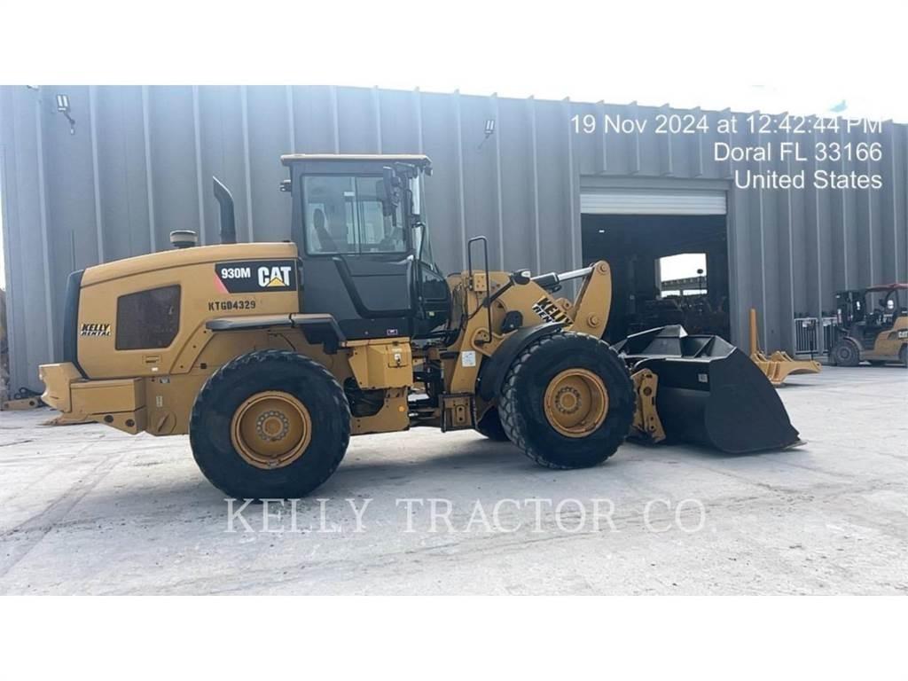 CAT 930M Kolesové nakladače