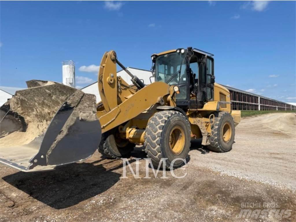 CAT 930M Kolesové nakladače