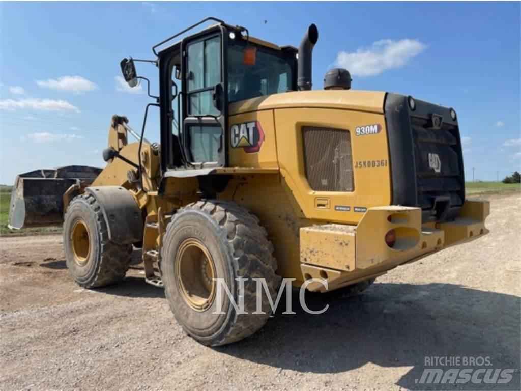 CAT 930M Kolesové nakladače