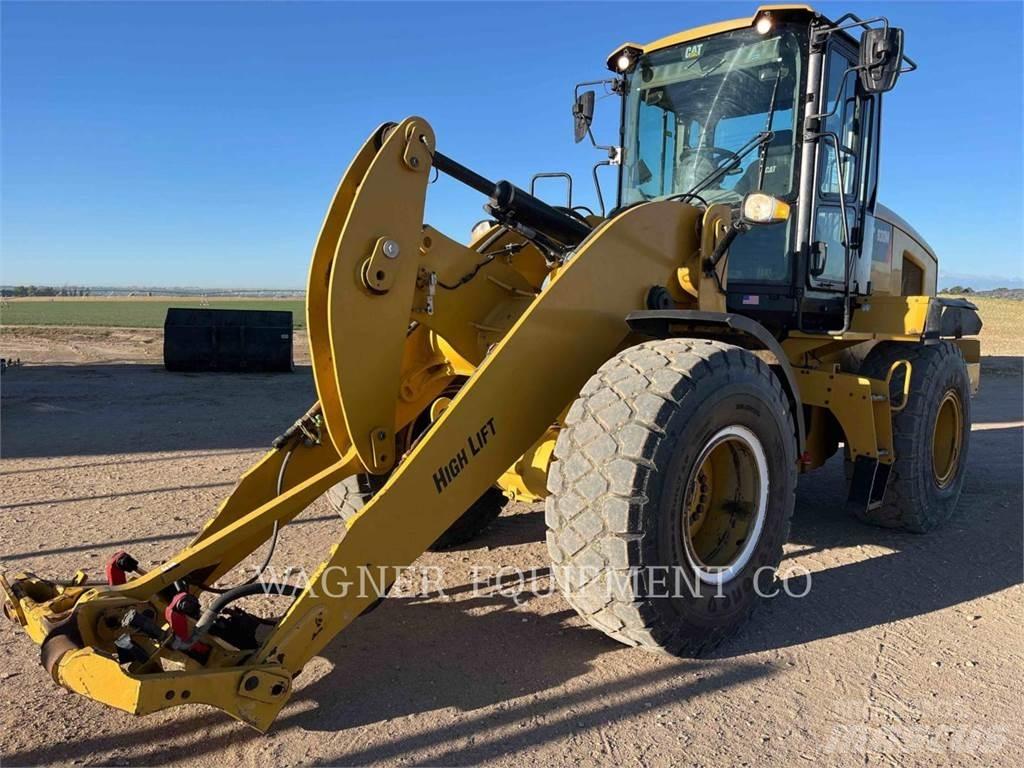 CAT 930M Kolesové nakladače