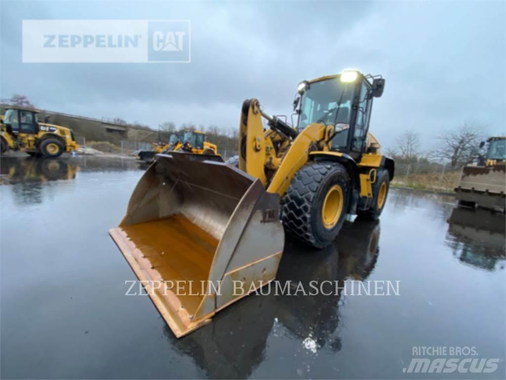 CAT 930M Kolesové nakladače
