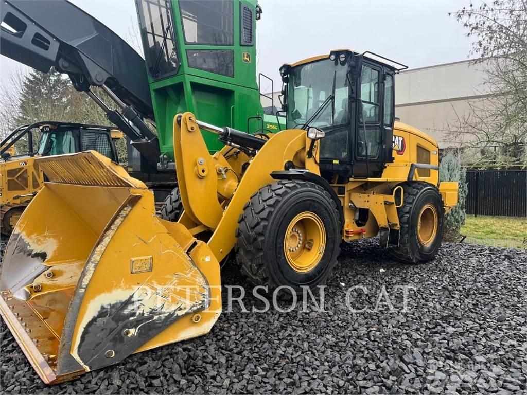 CAT 930M Kolesové nakladače