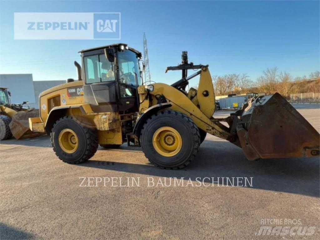 CAT 930M Kolesové nakladače