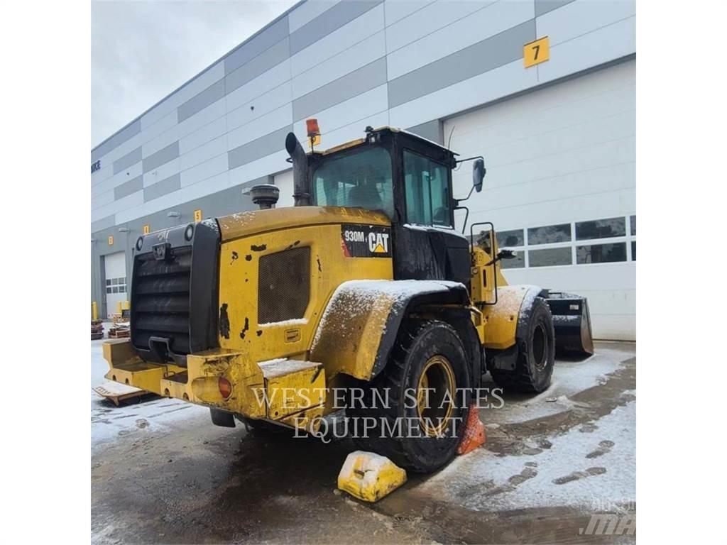 CAT 930M Kolesové nakladače