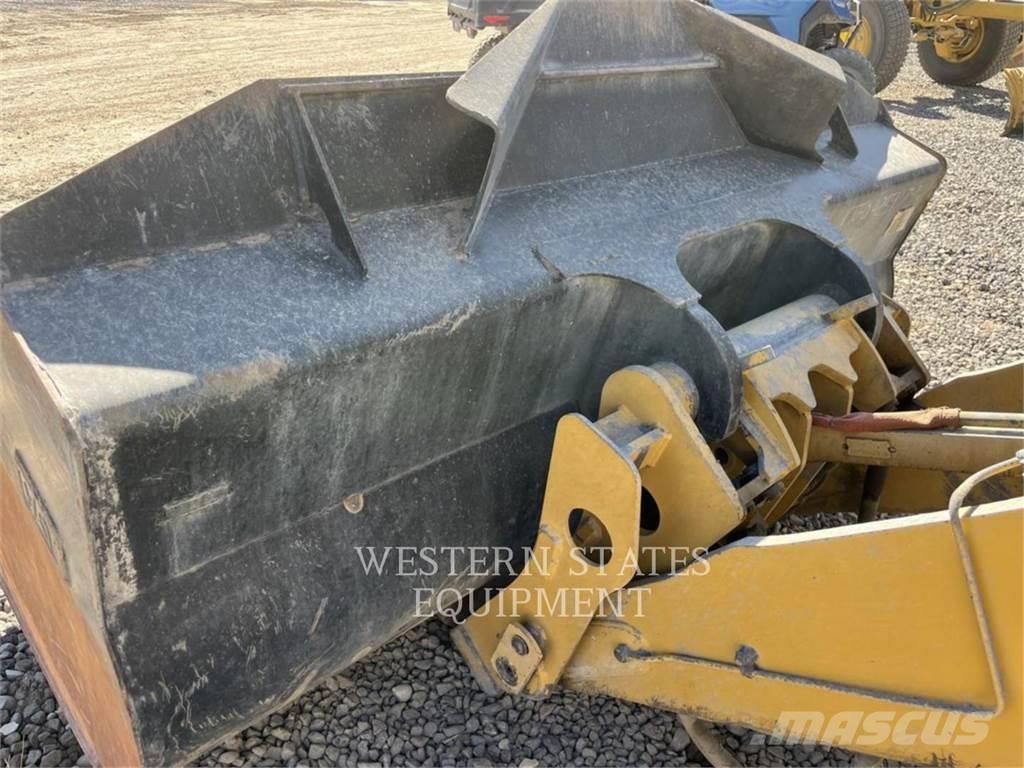 CAT 930M Kolesové nakladače