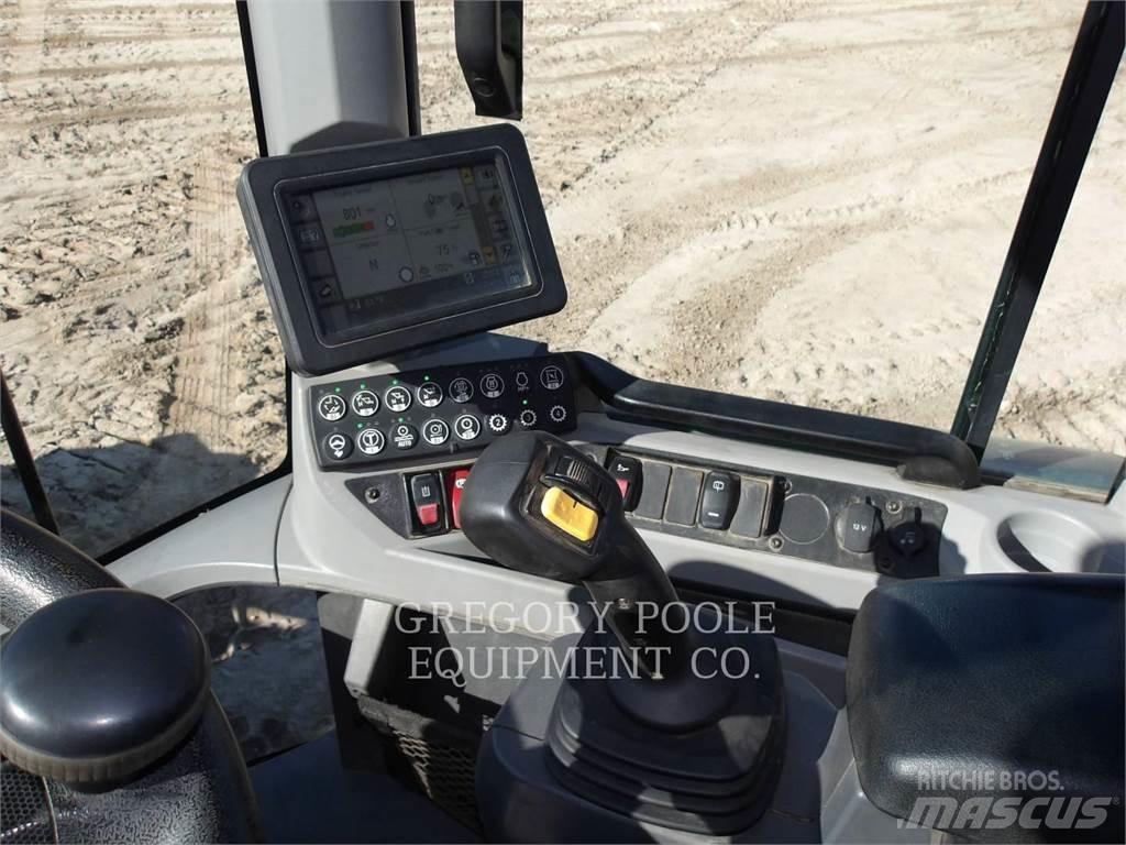 CAT 930M Kolesové nakladače