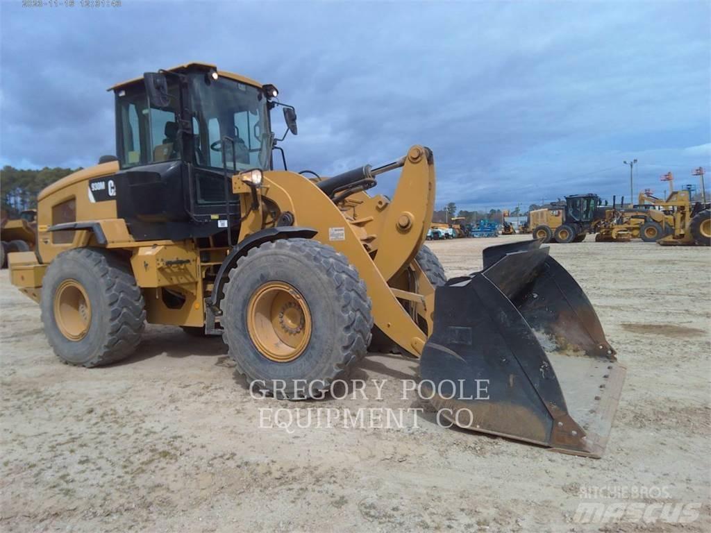 CAT 930M Kolesové nakladače