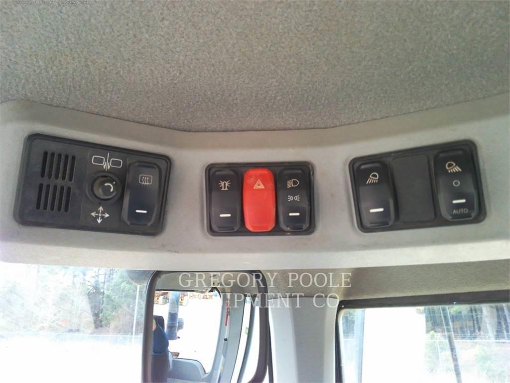CAT 930M Kolesové nakladače