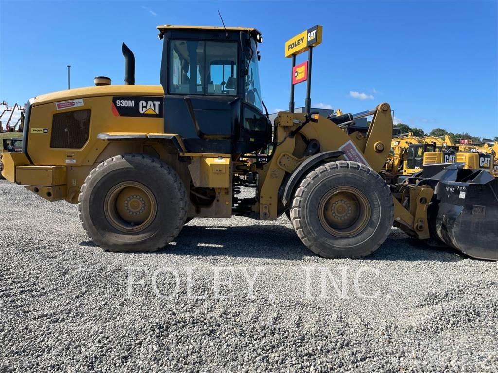 CAT 930M Kolesové nakladače