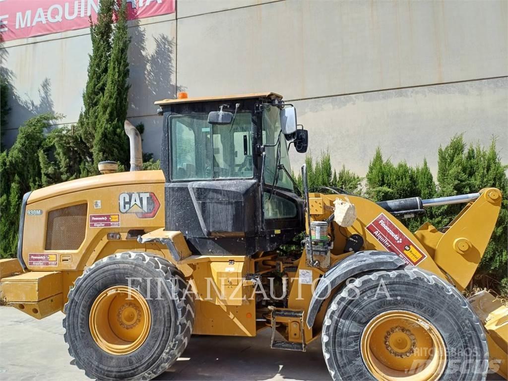 CAT 930M Kolesové nakladače