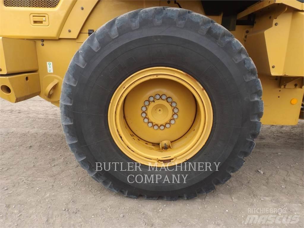 CAT 930M Kolesové nakladače
