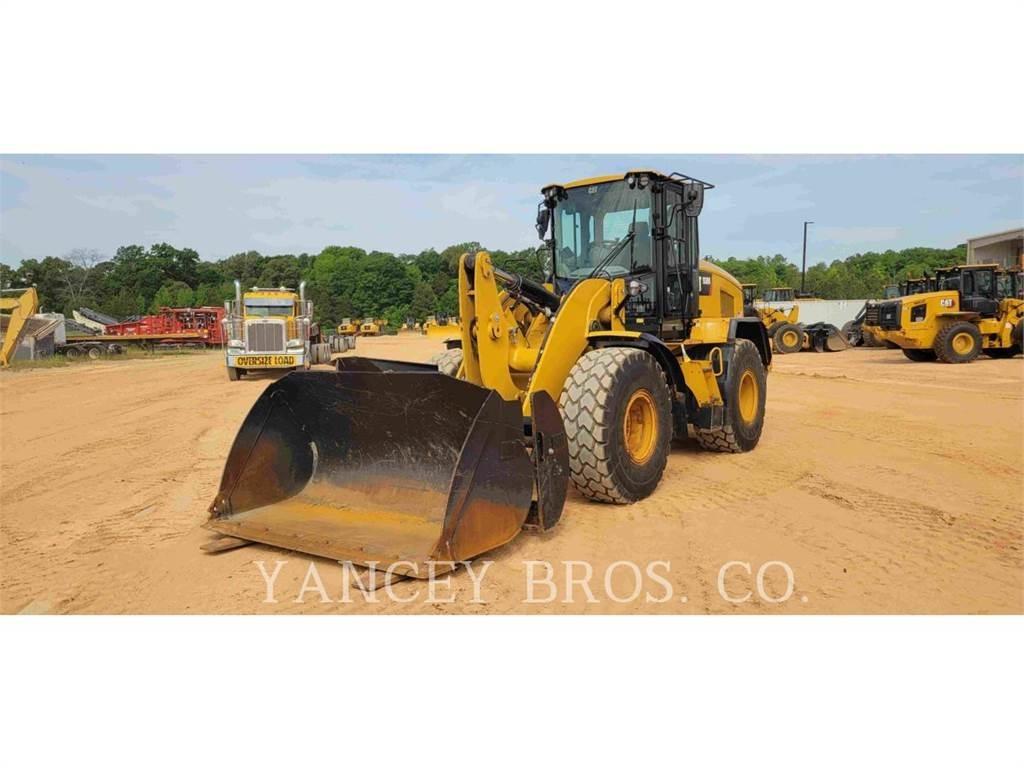 CAT 930M Kolesové nakladače