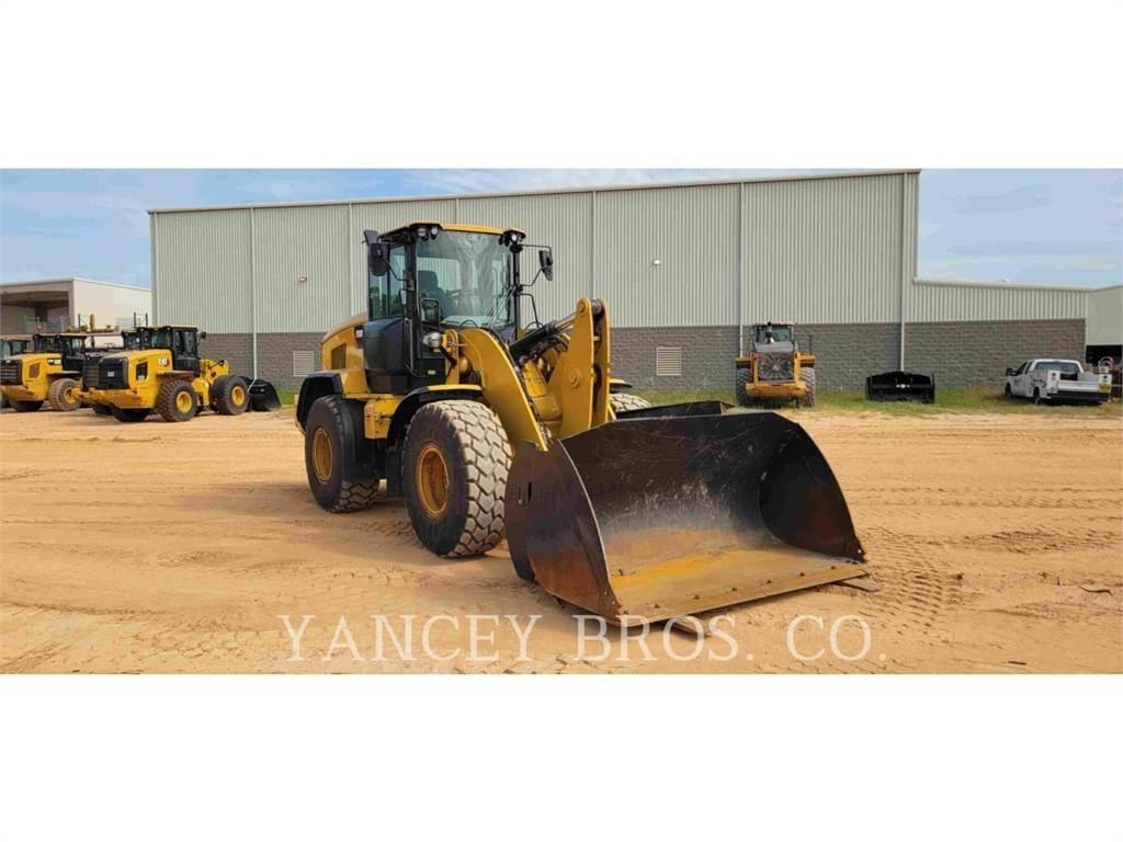 CAT 930M Kolesové nakladače