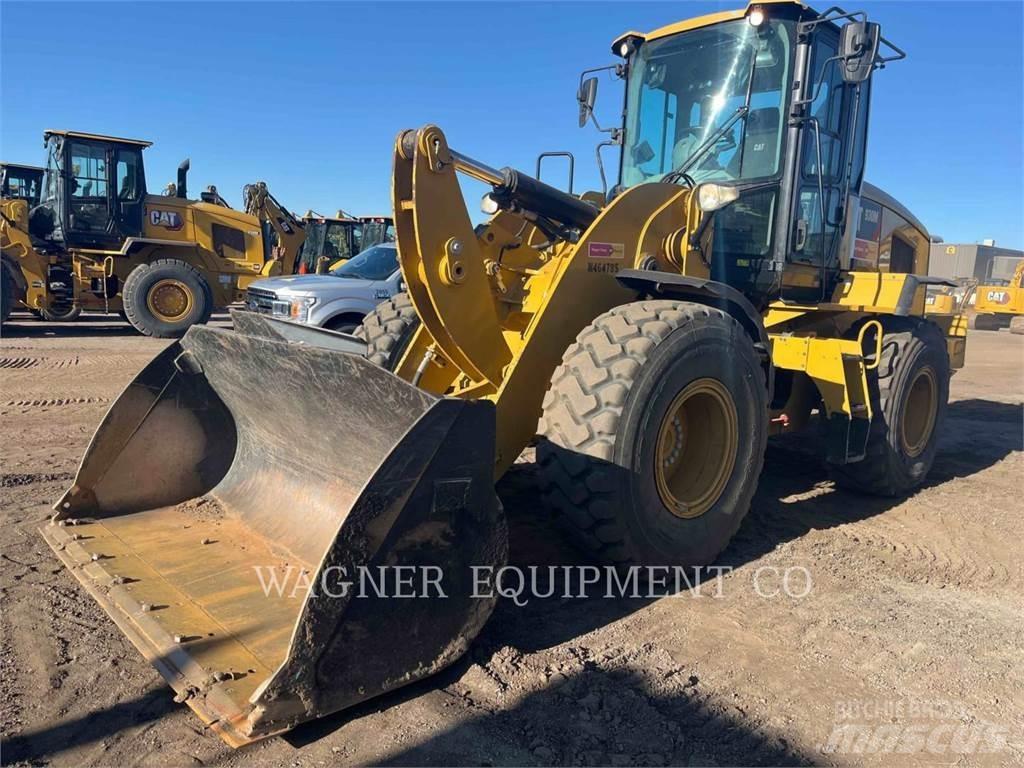 CAT 930M Kolesové nakladače