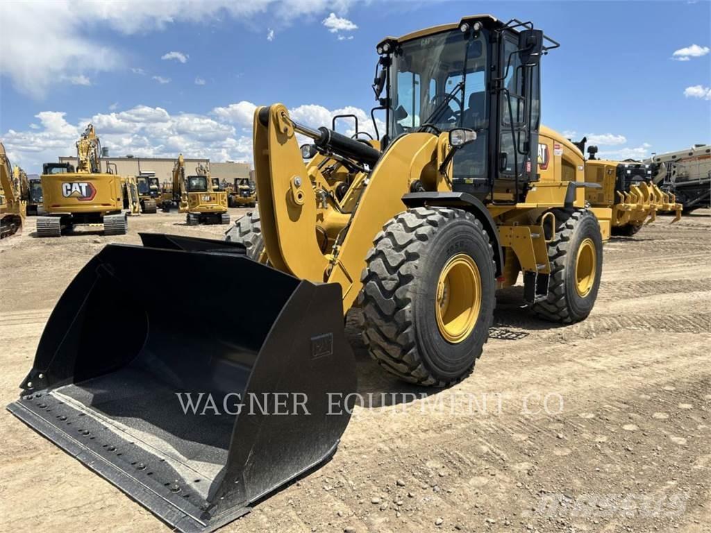 CAT 930M Kolesové nakladače