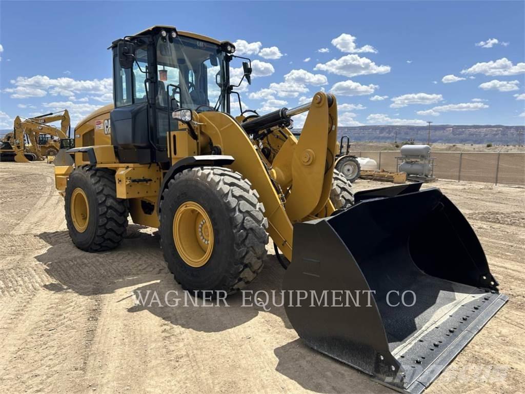 CAT 930M Kolesové nakladače