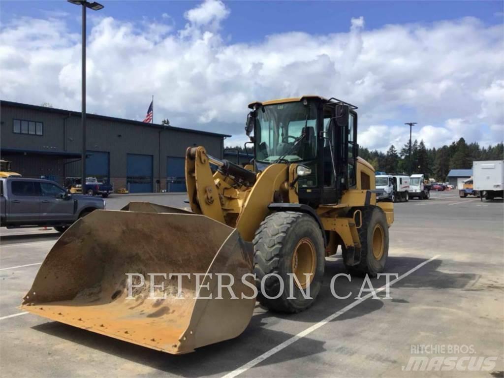 CAT 930M Kolesové nakladače