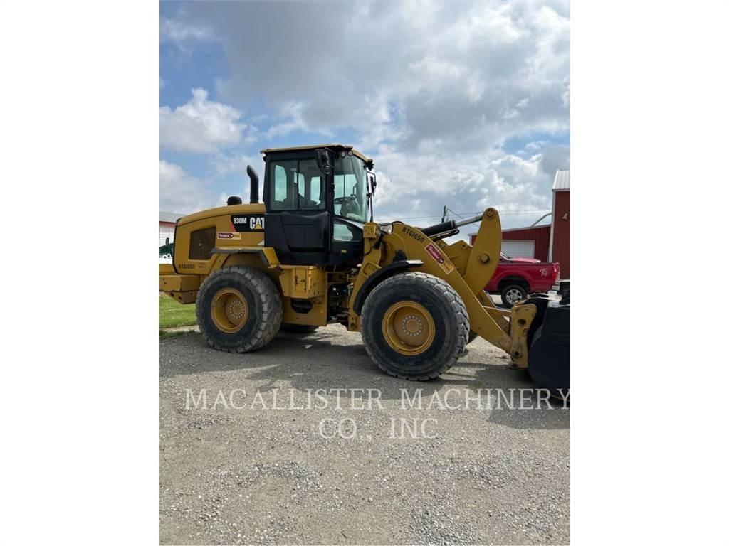 CAT 930M Kolesové nakladače