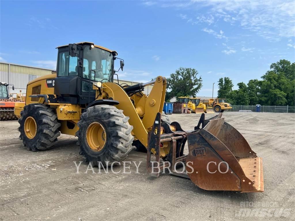 CAT 930M Kolesové nakladače