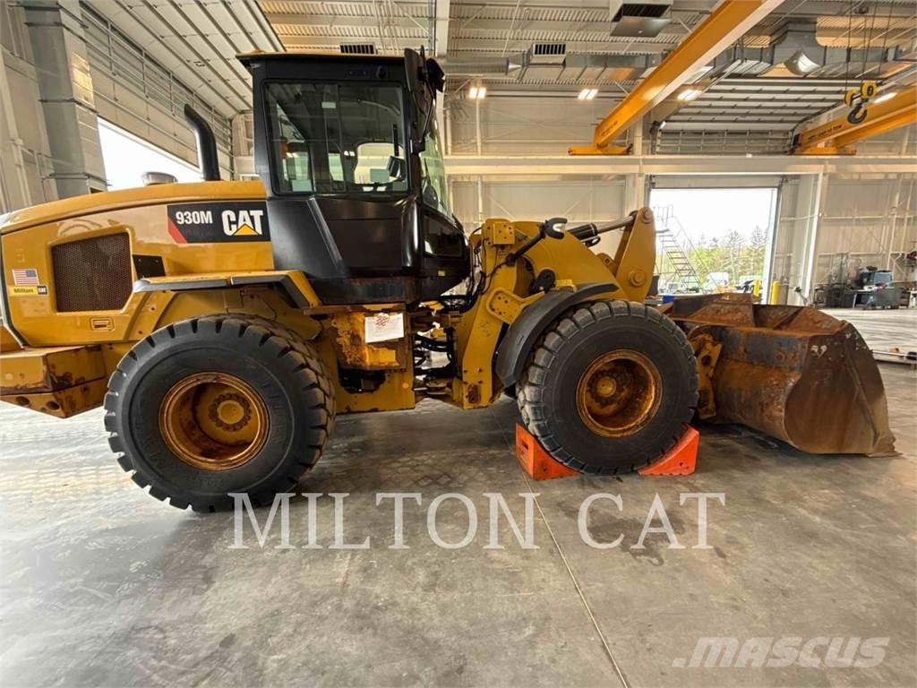 CAT 930M Kolesové nakladače