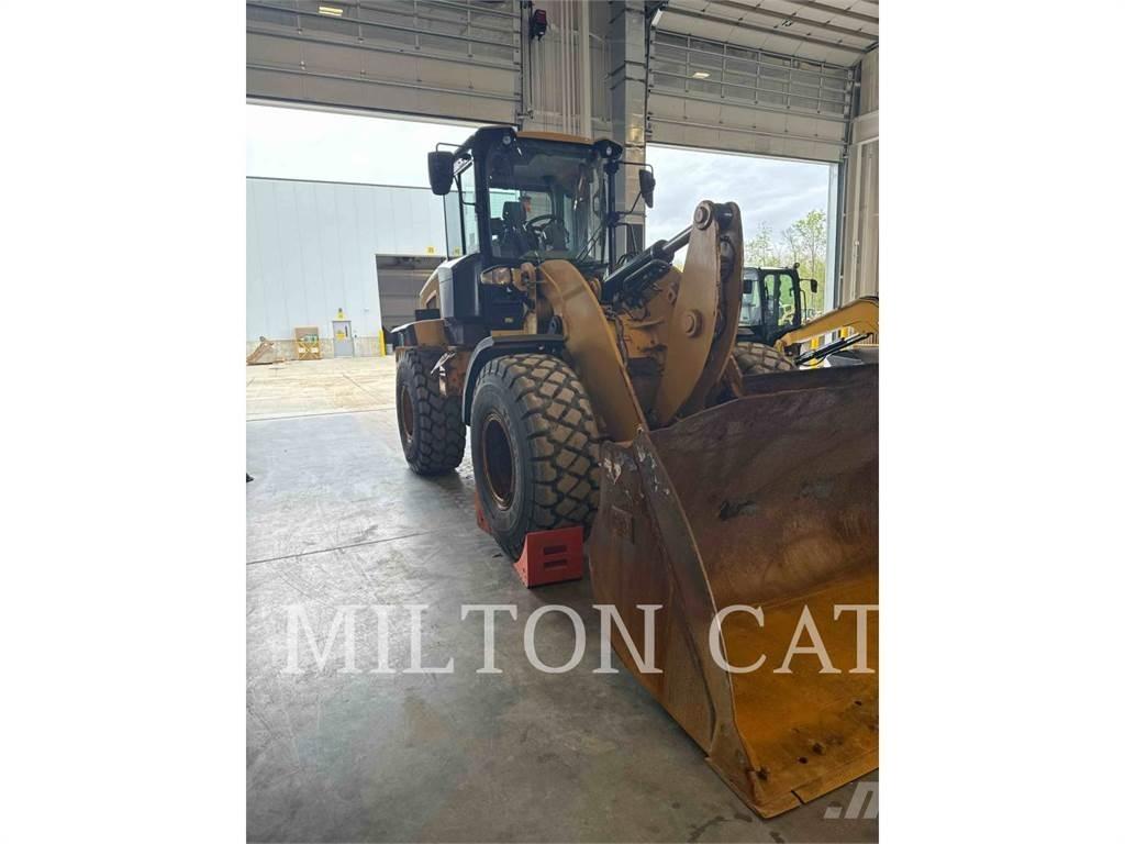 CAT 930M Kolesové nakladače