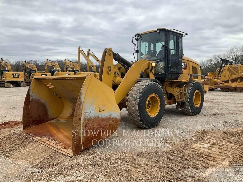 CAT 930M Kolesové nakladače