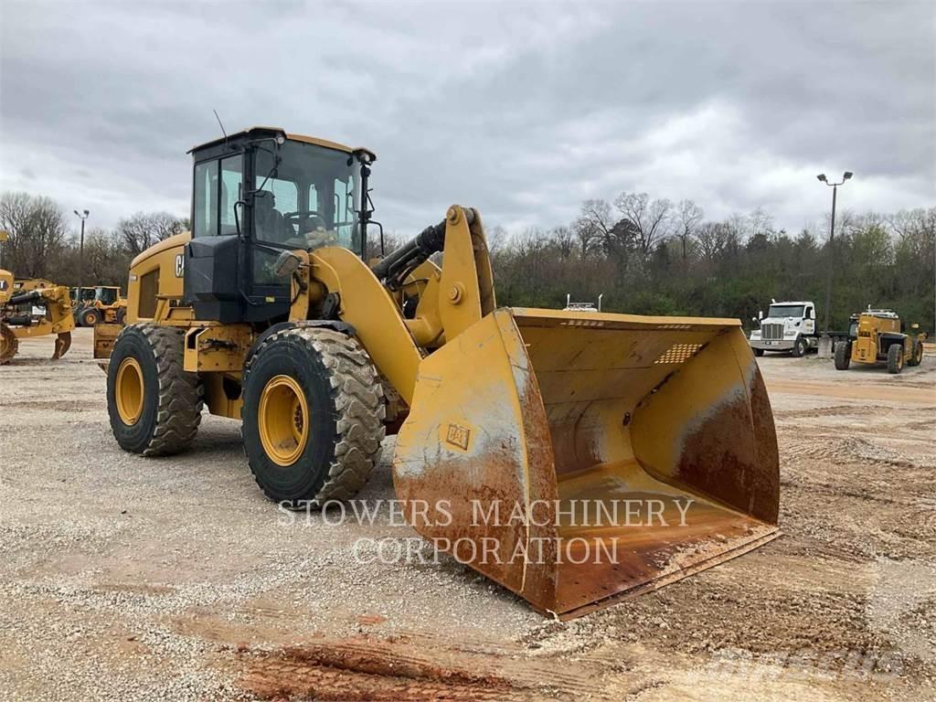 CAT 930M Kolesové nakladače