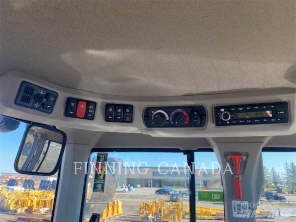 CAT 930M Kolesové nakladače
