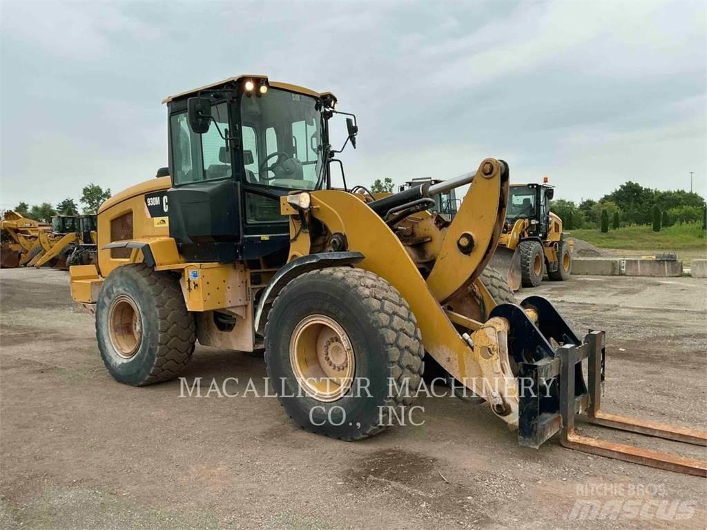 CAT 930M Kolesové nakladače