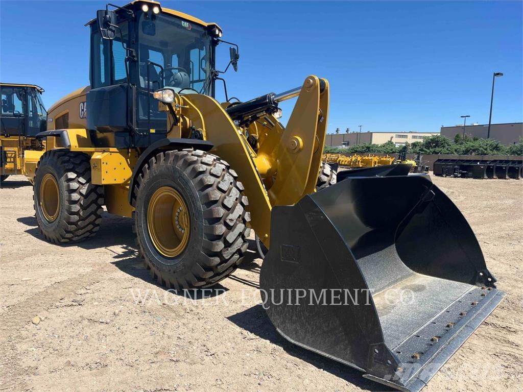 CAT 930M Kolesové nakladače
