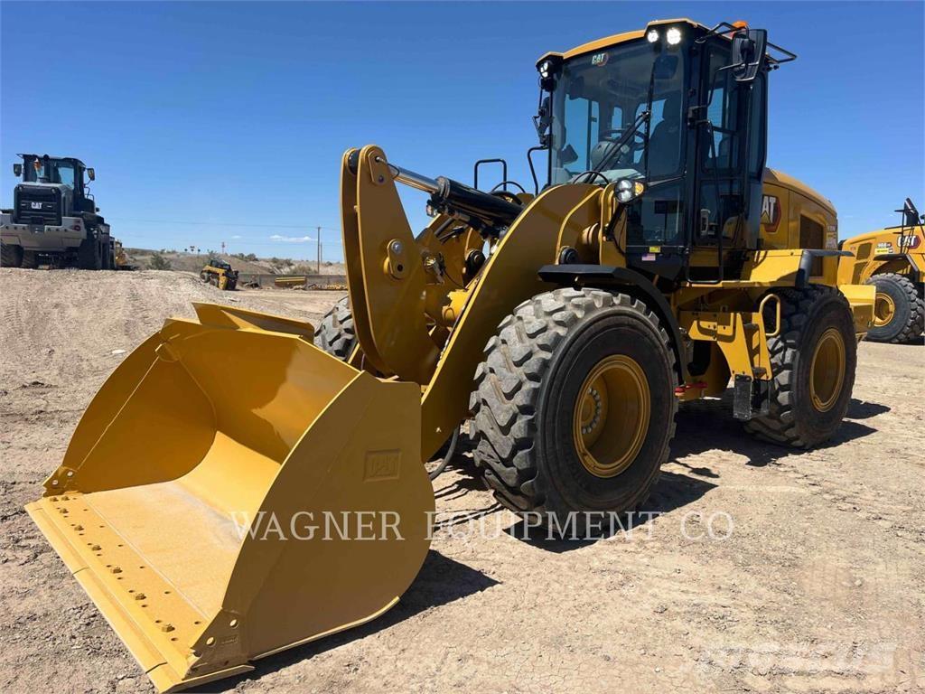 CAT 930M Kolesové nakladače