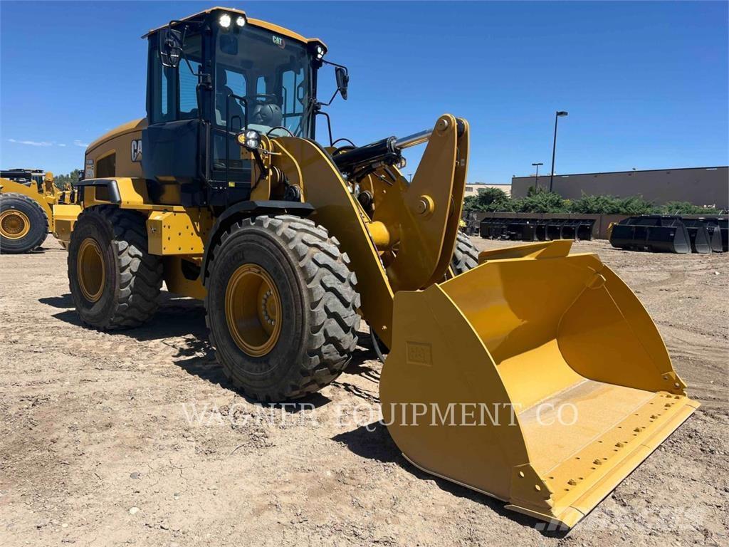 CAT 930M Kolesové nakladače