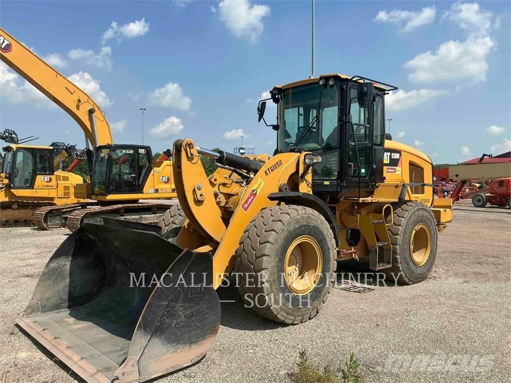 CAT 930M Kolesové nakladače