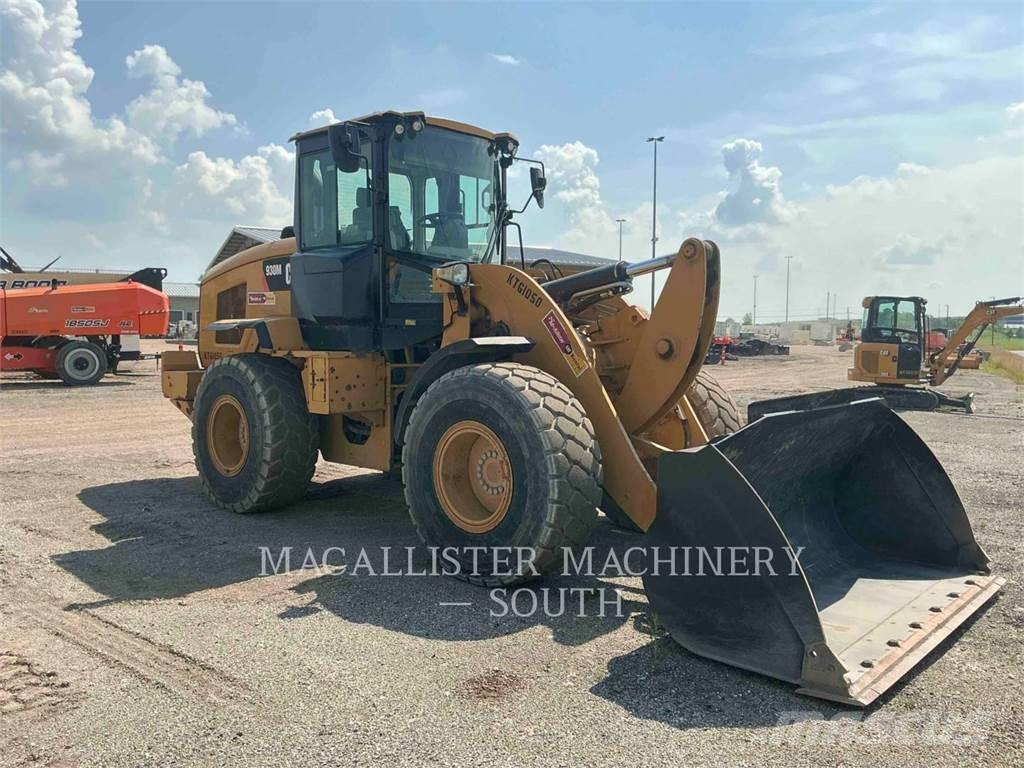 CAT 930M Kolesové nakladače