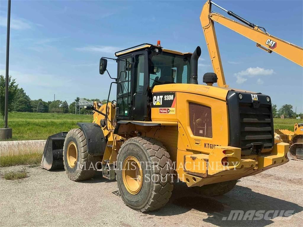 CAT 930M Kolesové nakladače