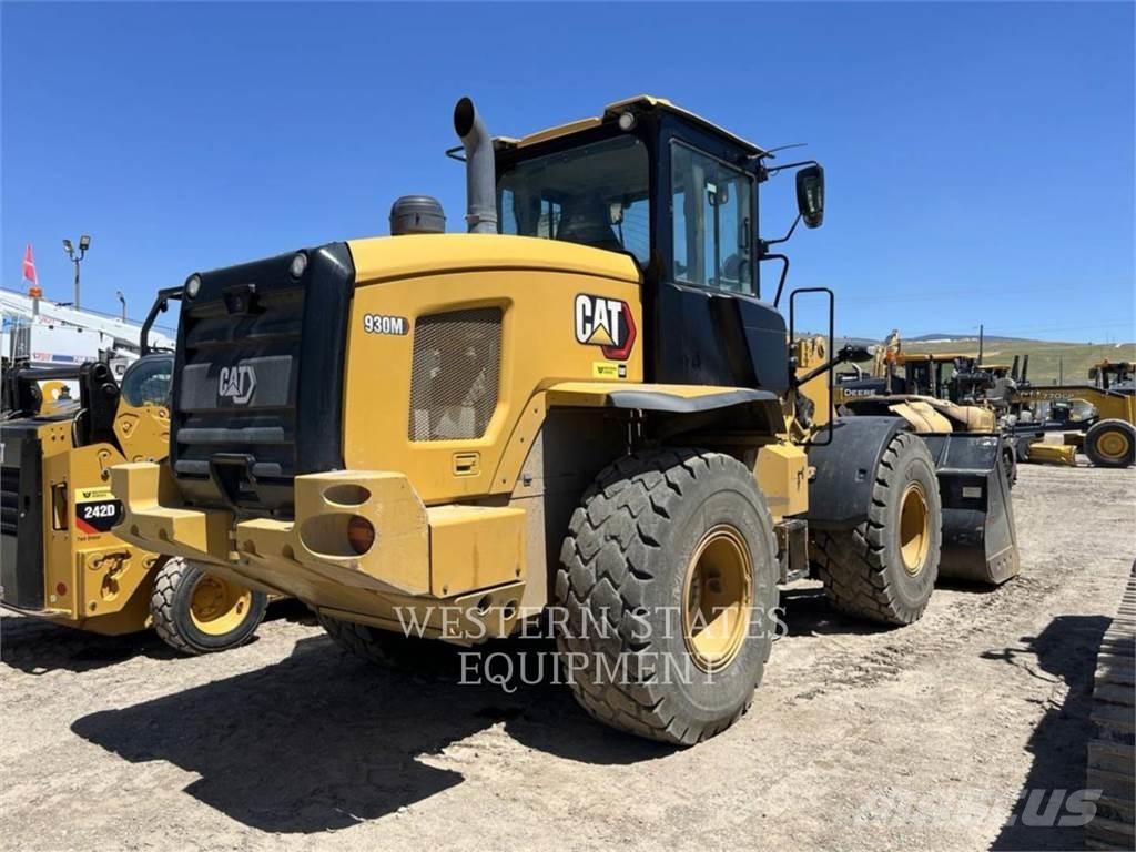 CAT 930M Kolesové nakladače