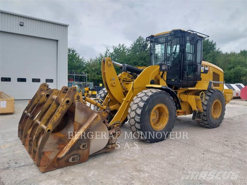 CAT 930M Kolesové nakladače