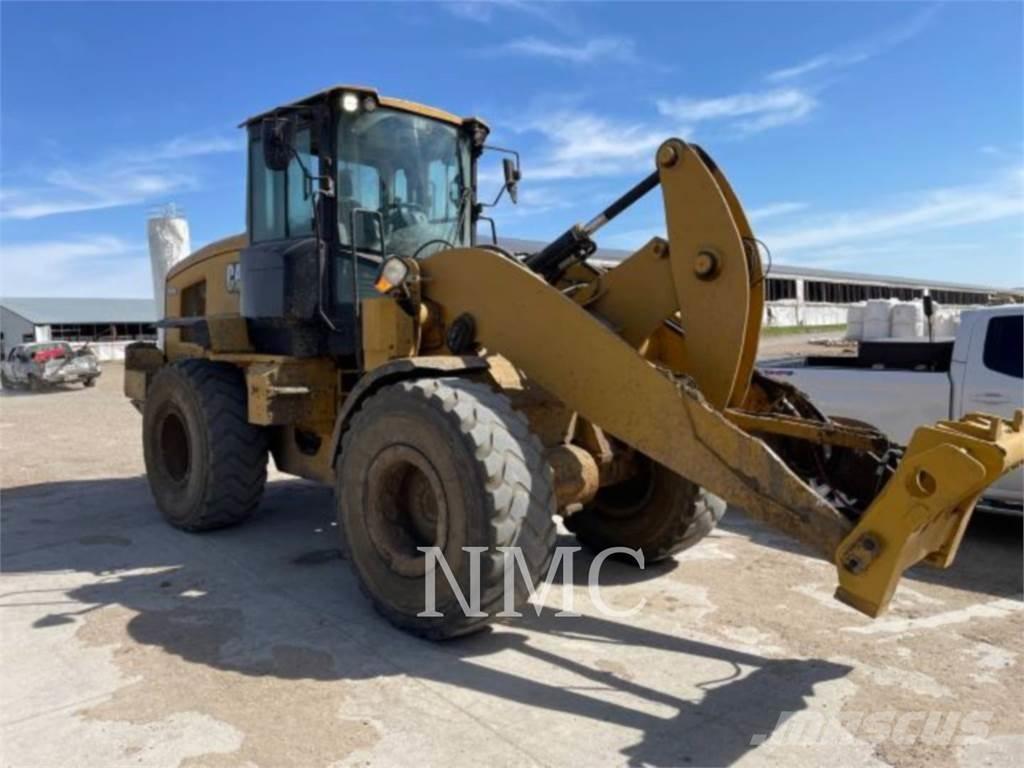 CAT 930M Kolesové nakladače