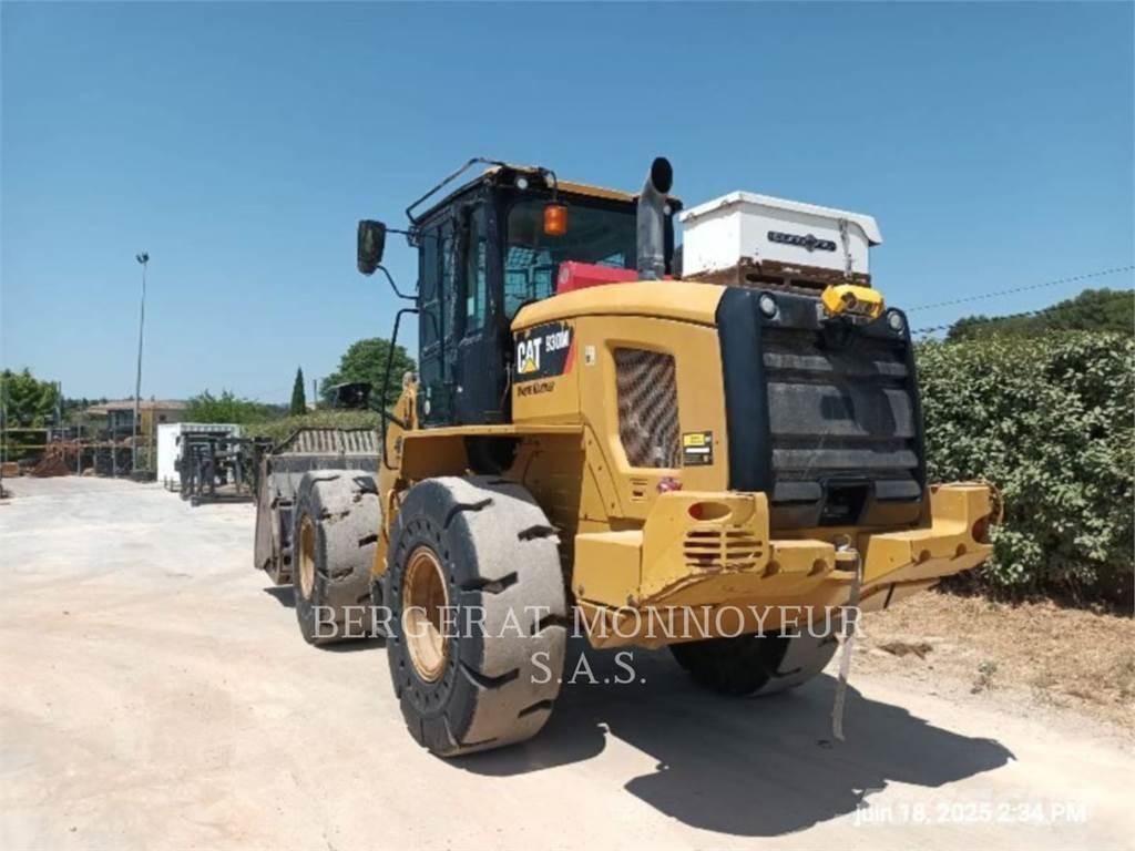 CAT 930M Kolesové nakladače