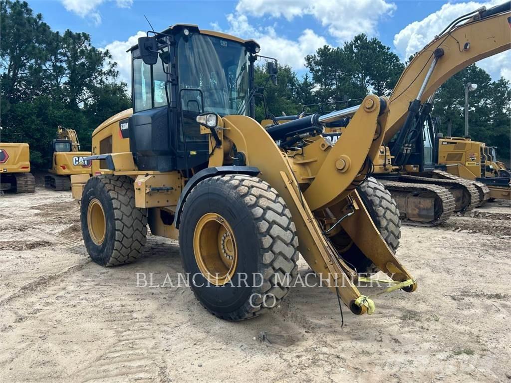 CAT 930M Kolesové nakladače
