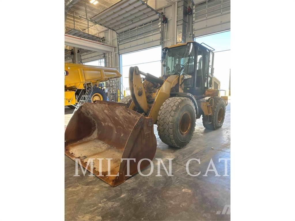 CAT 930M Kolesové nakladače