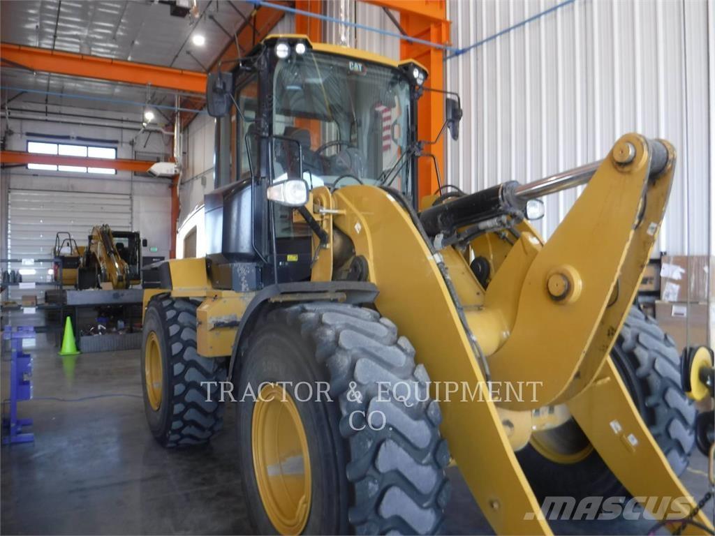 CAT 930M Kolesové nakladače