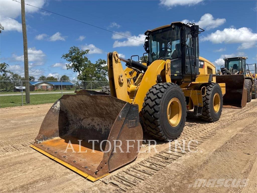 CAT 930M Kolesové nakladače