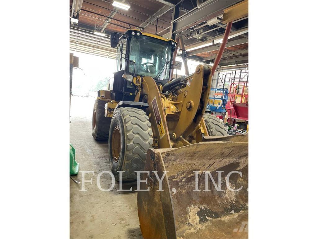 CAT 930M Kolesové nakladače