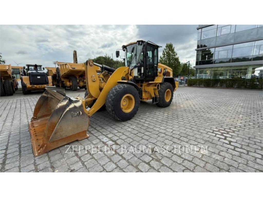 CAT 930M Kolesové nakladače