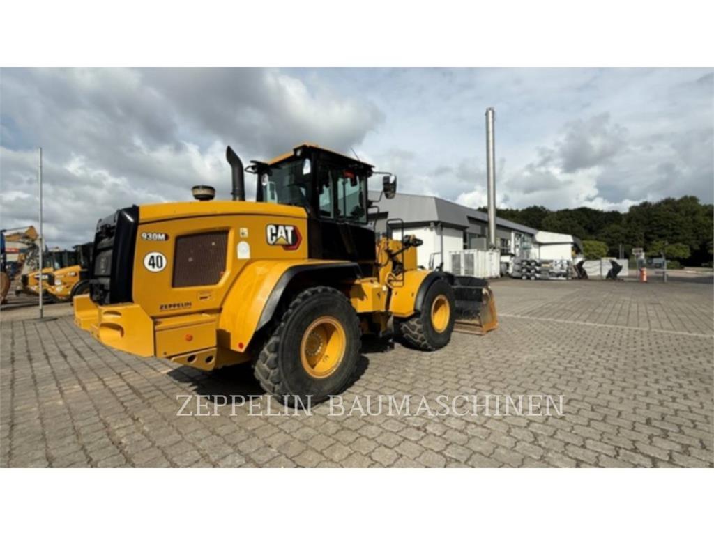 CAT 930M Kolesové nakladače