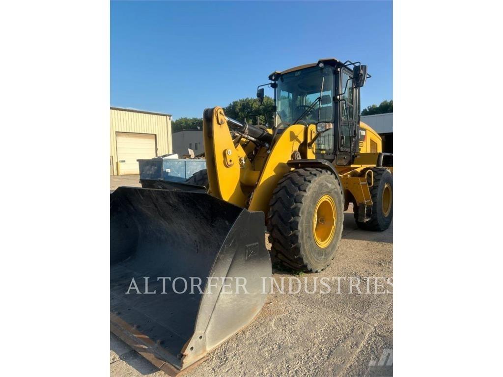 CAT 930M Kolesové nakladače